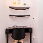 Flamingo 807 - Top Floor Sea Point Apartment With Daily Housekeeping