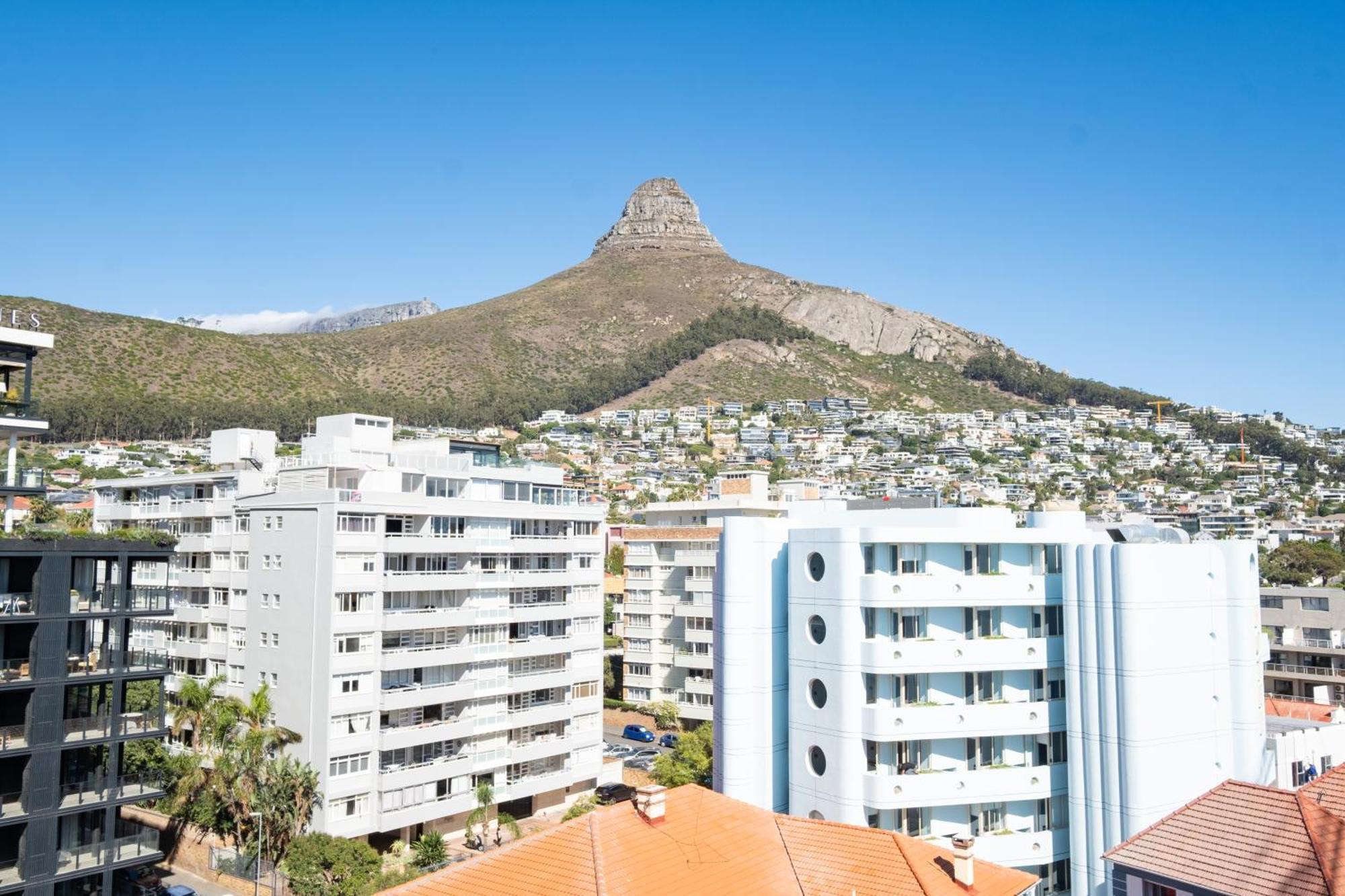Flamingo807: Floor Sea Point Aprt With Balcony Apartment *