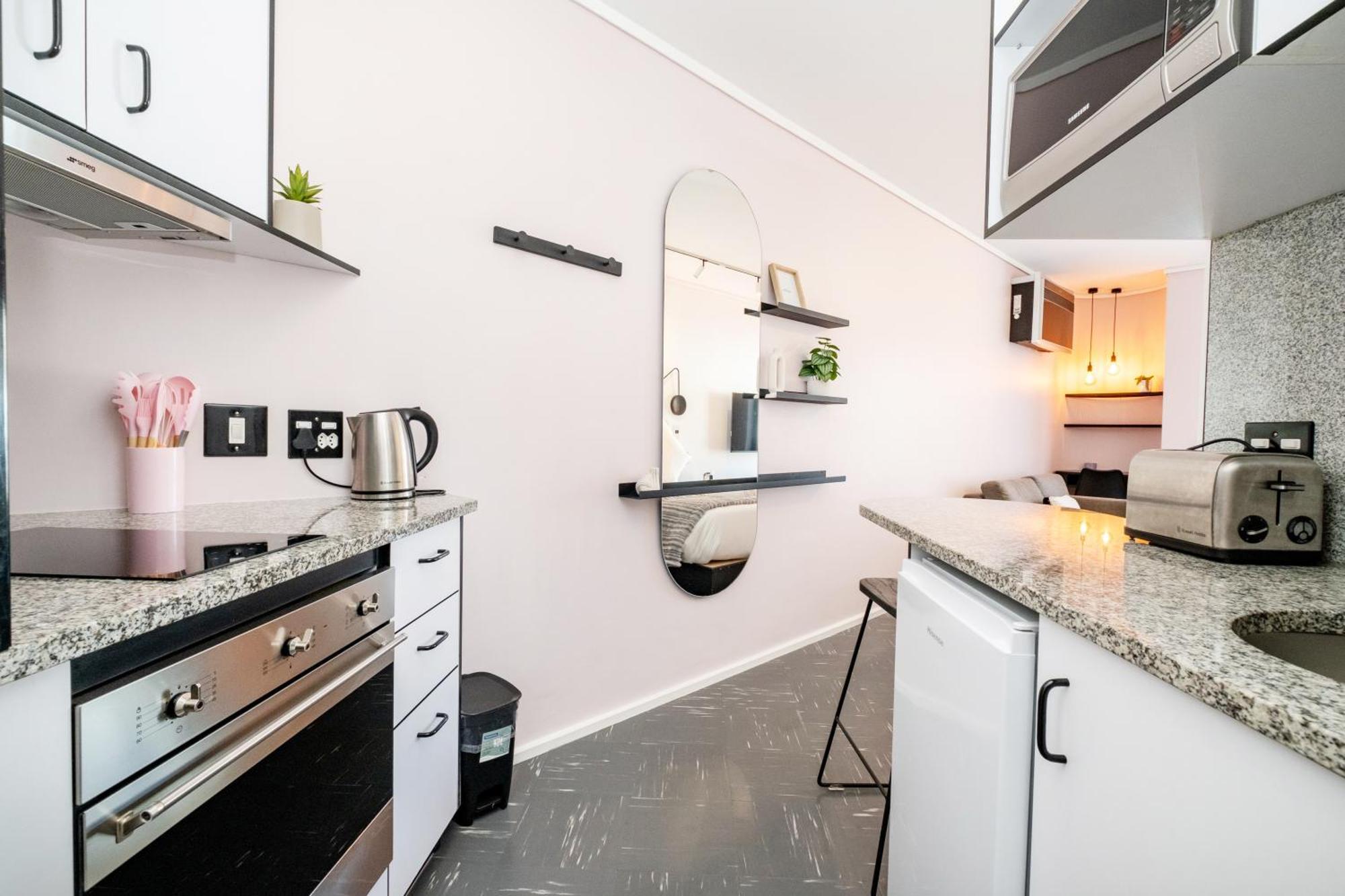 Flamingo807: Floor Sea Point Aprt With Balcony *